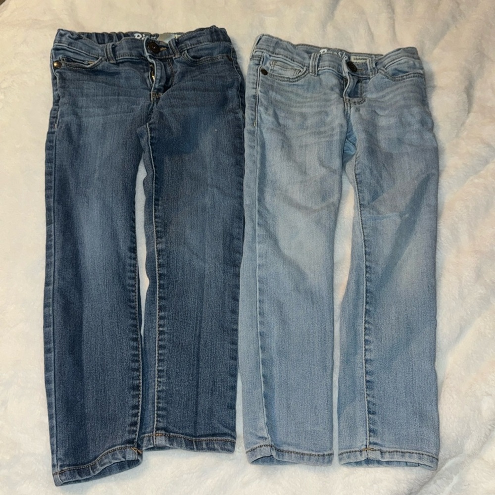 Oshkosh Bogash, blue jeans, super skinny size 4 2pairs one light one dark blue